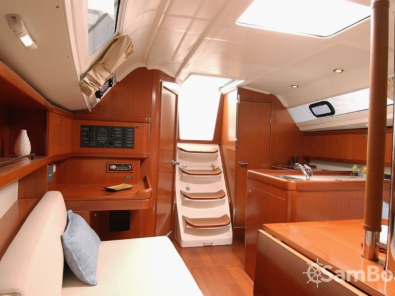 Boat rental Bénéteau Oceanis 31 Dl in Arzon on Samboat