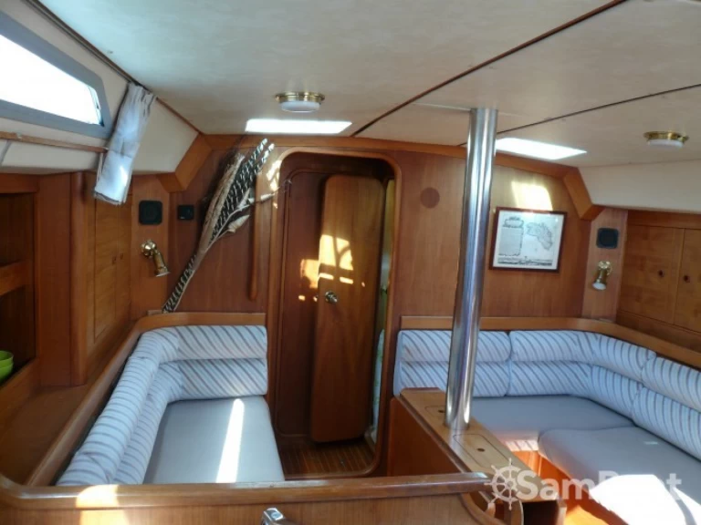 Rent a Moody 422cc Gruissan