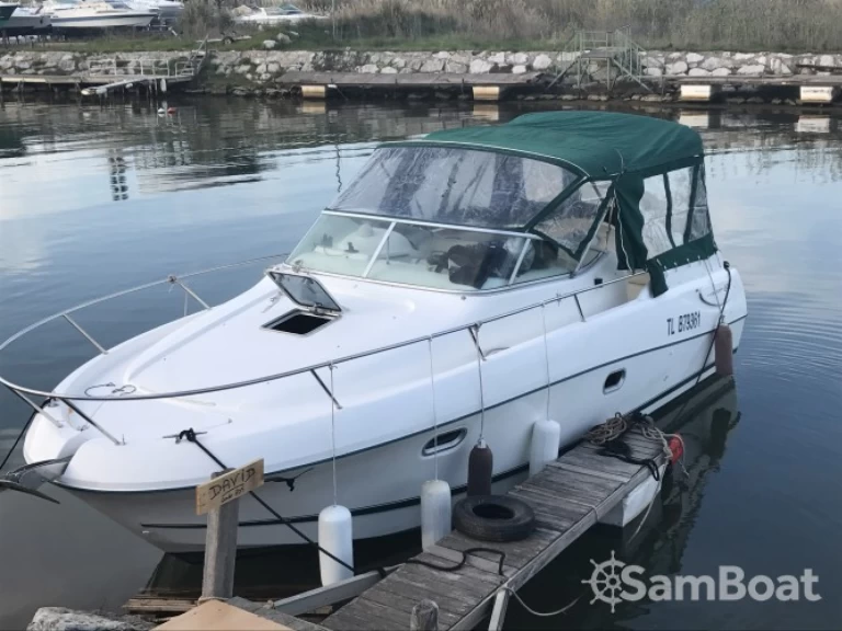 Yacht charter Toulon cheap Leader 805