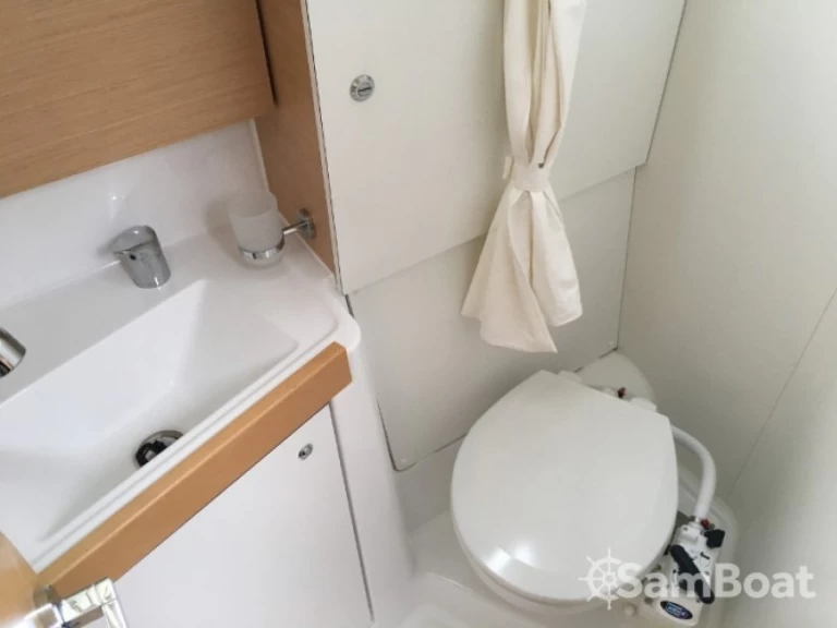 Sailboat for rent Barcelona at the best price