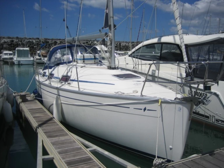 Sailboat rental in La Rochelle - Bavaria Bavaria 30 Cruiser