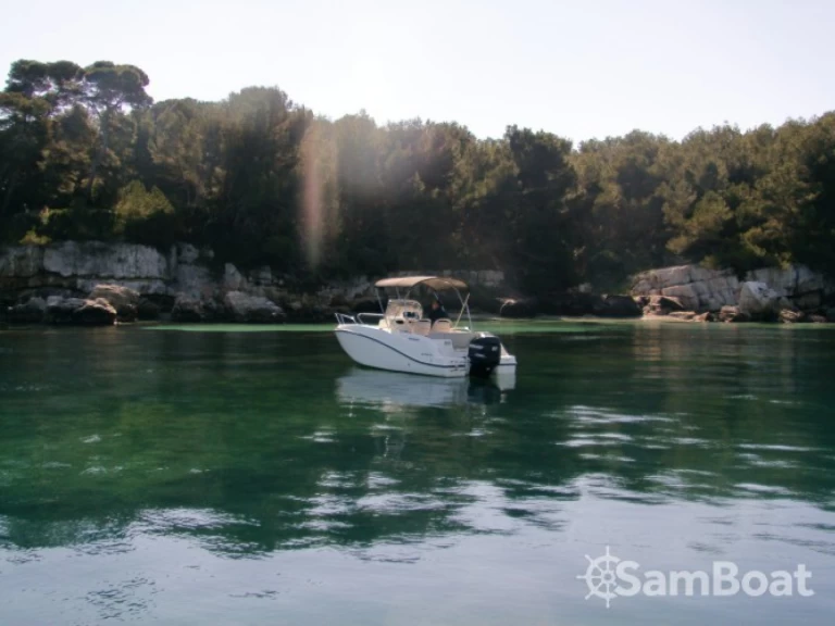 Rent a Quicksilver Activ 535 Open Antibes