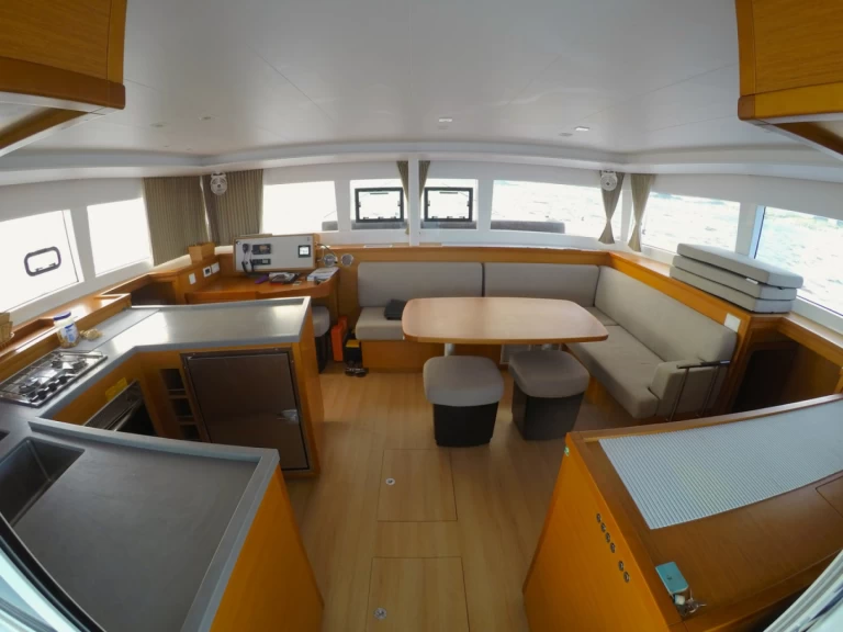 Catamaran rental in Le Marin - Lagoon Lagoon 450