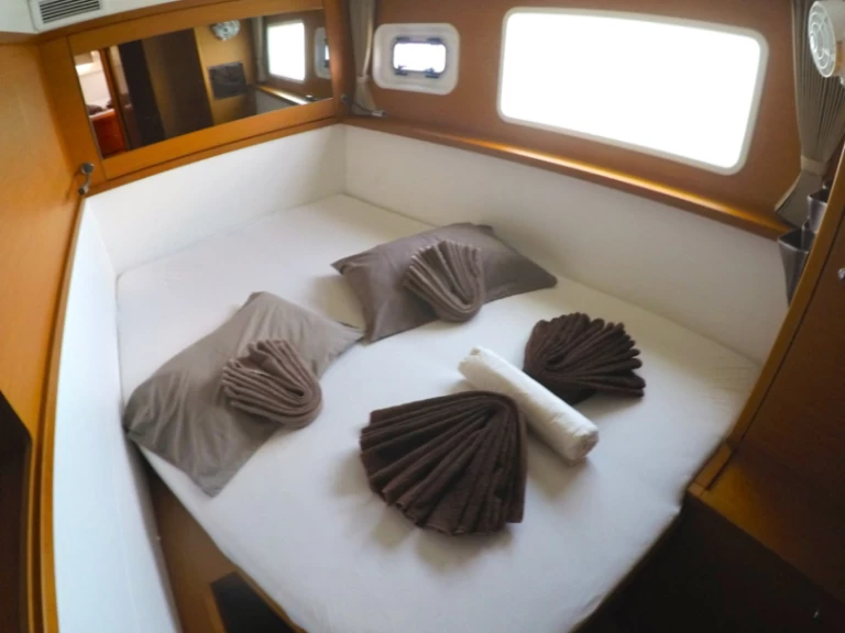 Boat rental Lagoon Lagoon 450 in Le Marin on Samboat