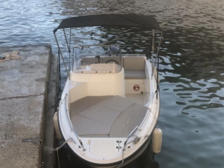 Rent a Quicksilver Activ 455 Open Marseille