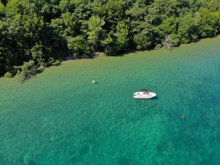 Bayliner CC7 in Vevey on SamBoat