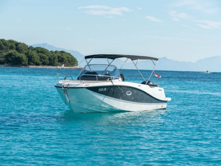 Quicksilver Activ 755 Sundeck charter bareboat or captained in  Trogir