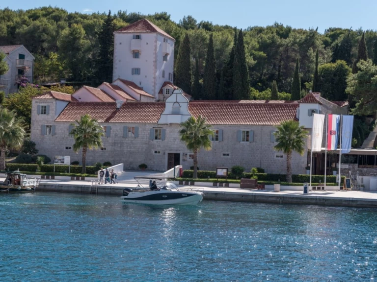 Motorboat rental in Trogir - Quicksilver Activ 755 Sundeck