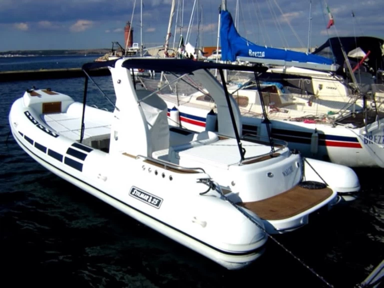 Yacht charter San Foca cheap 25EFB