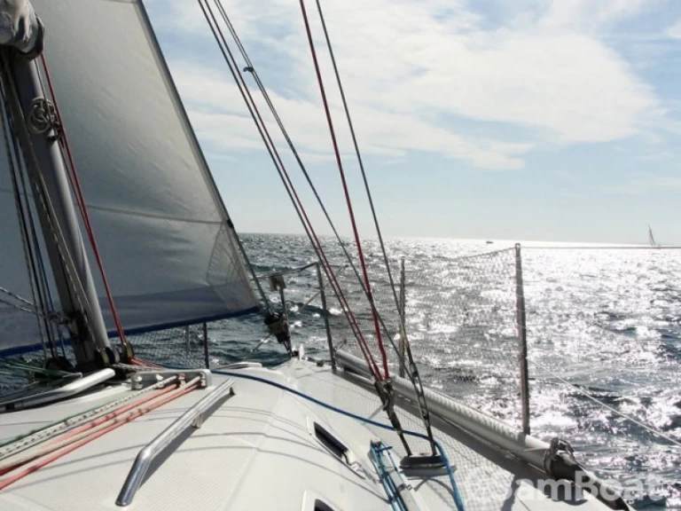 Sailboat for rent Mauguio at the best price