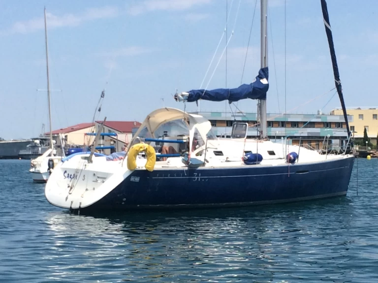 Sailboat rental in La Seyne-sur-Mer - Bénéteau First 31.7