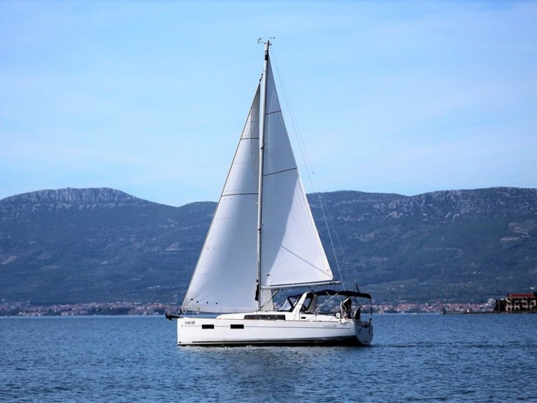 Bénéteau Oceanis 35 in Split on SamBoat