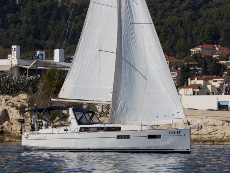 Sailboat rental in Split - Bénéteau Oceanis 35