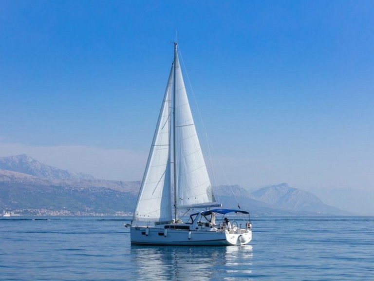 Boat rental Bénéteau Oceanis 38.1 in Split on Samboat