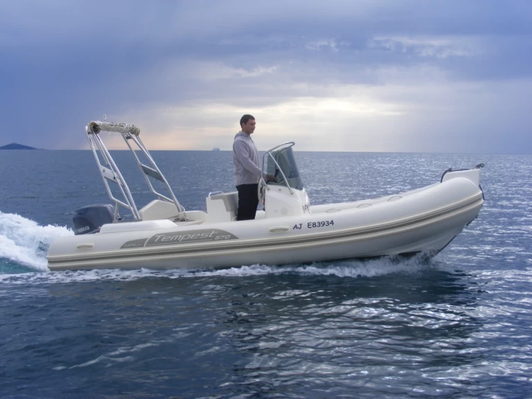 Rent a Capelli Capelli 570 Luxe Propriano