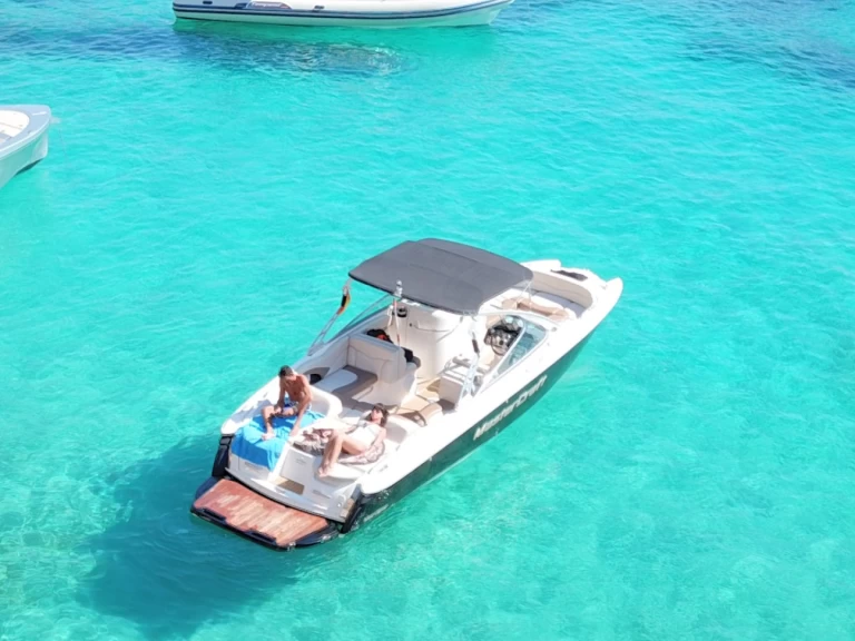 Motorboat for rent Santa Ponsa at the best price