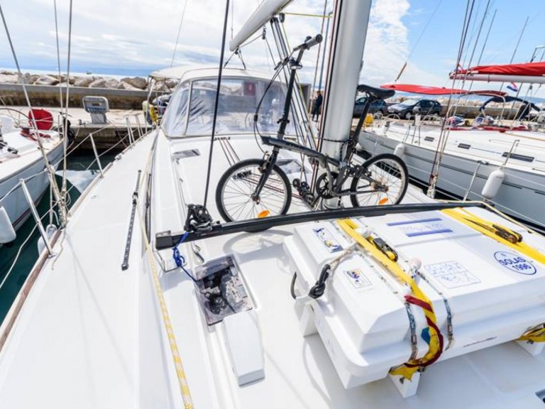 Bareboat Rental Sailboat Bénéteau with a boat licence
