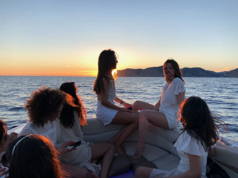 Motorboat for rent Santa Ponsa at the best price