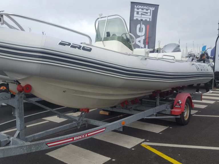RIB rental in La Forêt-Fouesnant - Zodiac Pro Open