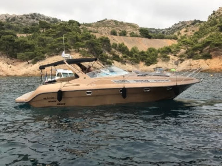 Bareboat Rental Motorboat Windy with a boat licence