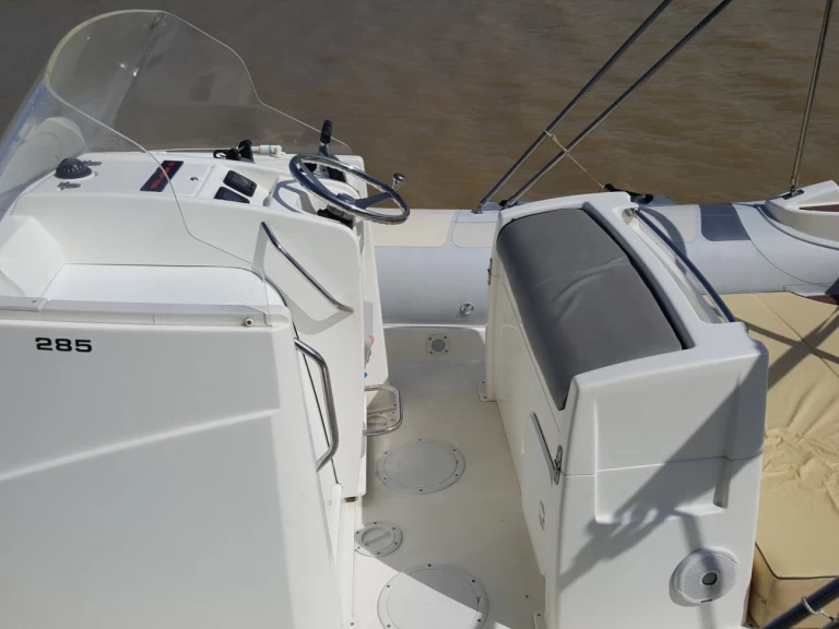 Kelt Sea Hawk 285 charter bareboat or captained in  Palavas-les-Flots