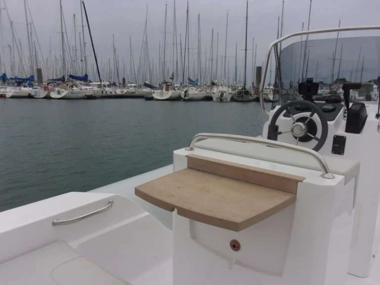 Yacht charter La Trinité-sur-Mer cheap Tempest 625 Easy