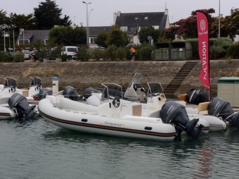 Yacht charter La Trinité-sur-Mer cheap Tempest 625 Easy