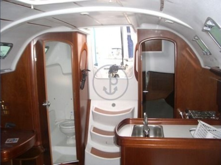 Sailboat for rent Arzon at the best price