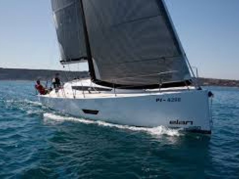 Elan Elan 400 S in Arzon on SamBoat