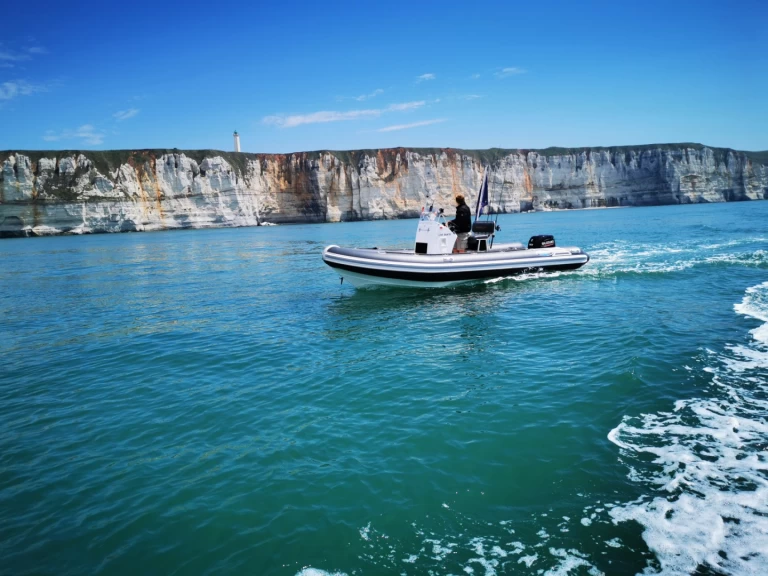 Yacht charter Le Havre cheap 575 SR