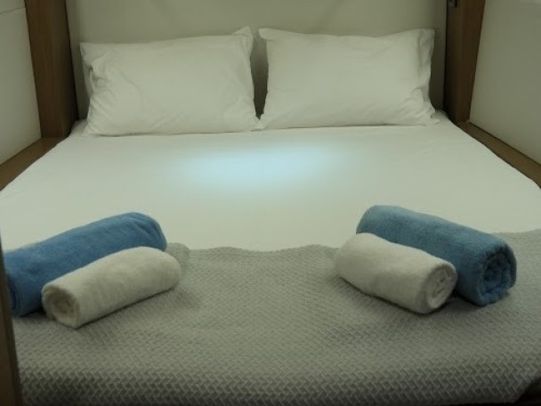 Yacht charter Paros (Island) cheap Lagoon 50