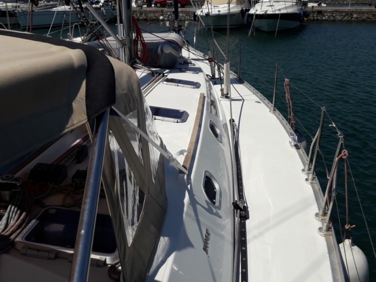 Boat rental Jeanneau Sun Odyssey 52.2 in Alimos on Samboat