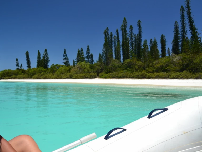 Catamaran for rent Nouméa at the best price