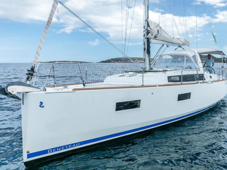 Bénéteau Oceanis 38 charter bareboat or captained in  Ayamonte