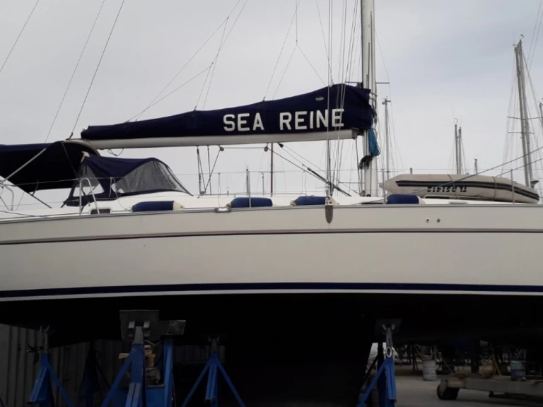 Rent a Bénéteau Cyclades 434 Six-Fours-les-Plages