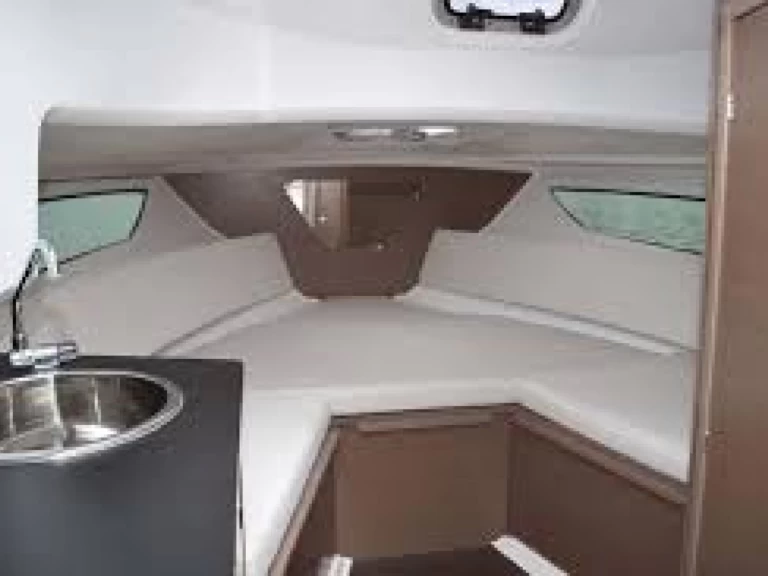 Motorboat rental with or without captain Jeanneau Hyères