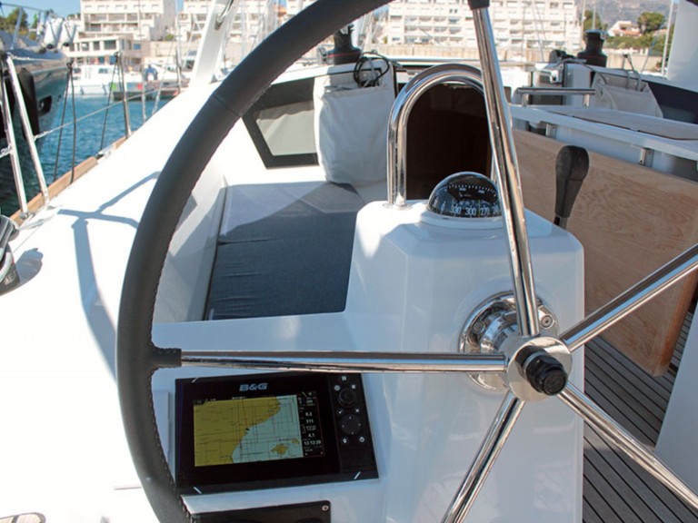 Sailboat rental in Barcelona - Bénéteau Oceanis 38.1