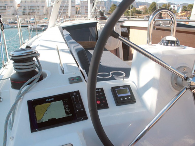 Sailboat for rent Palma de Mallorca at the best price