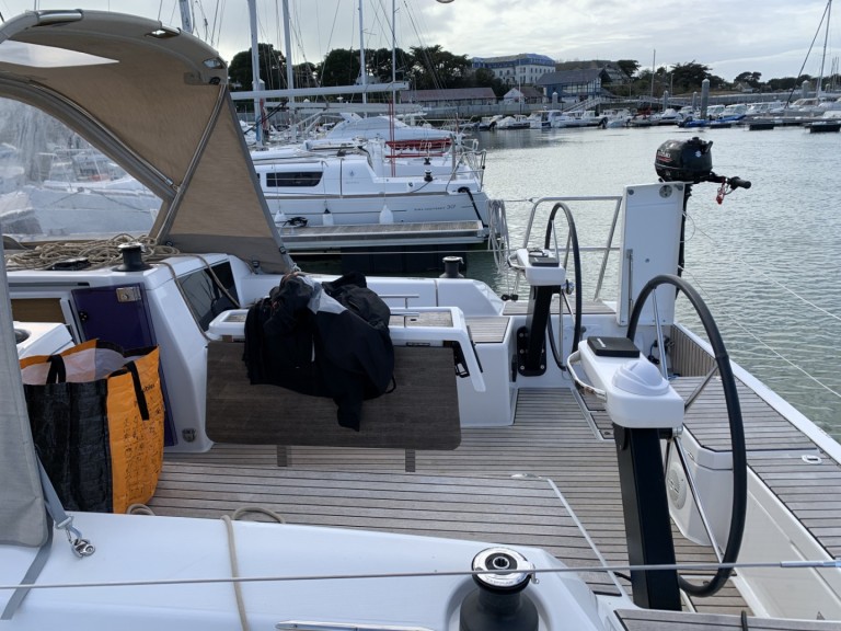 Rent a Dufour Dufour 360 Grand Large Port-Haliguen