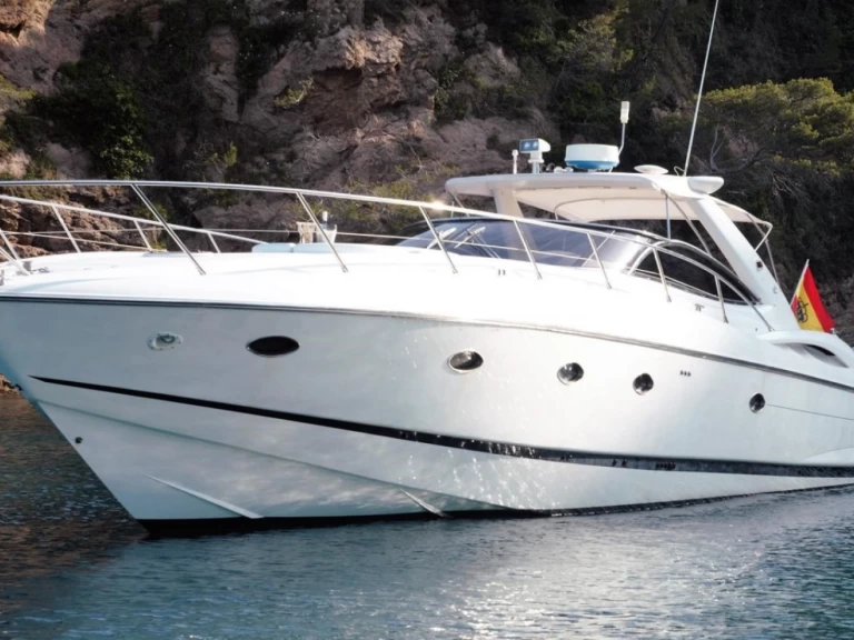 Luxury Yacht rental in Mahón - Sunseeker Predator 56