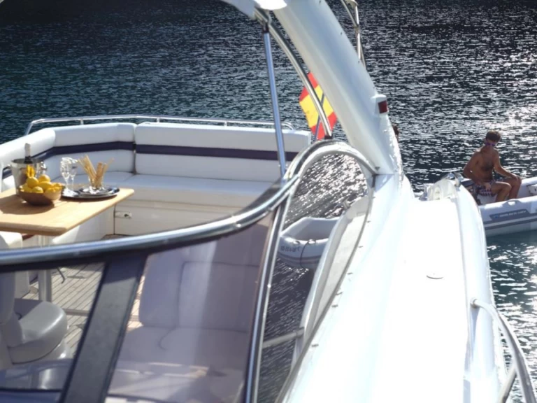 Bareboat Rental Luxury Yacht Sunseeker with a boat licence