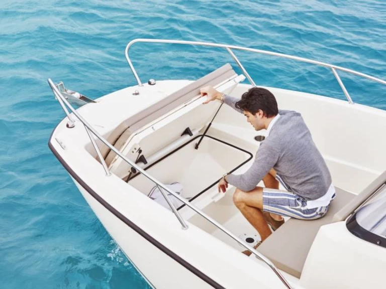 Yacht charter Mahón cheap Quicksilver 675 Activ Open