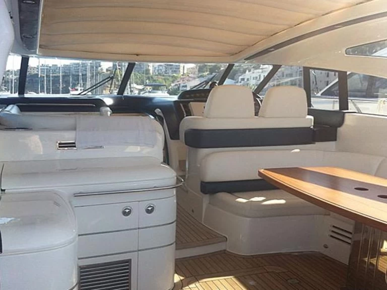 Boat rental Princess Princess V58 in Mahón on Samboat