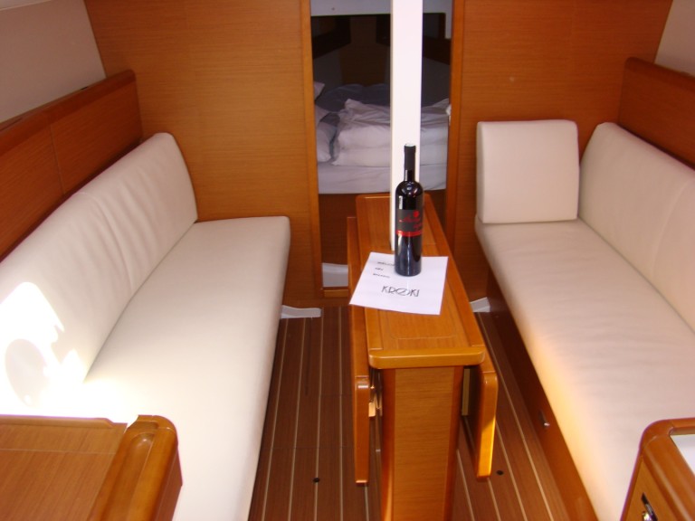 Jeanneau Sun Odyssey 33i in Sukošan on SamBoat