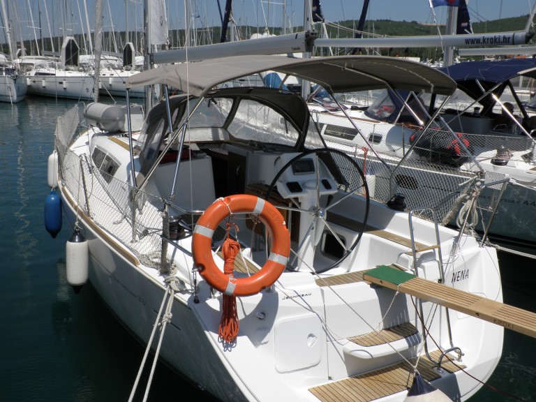 Yacht charter Sukošan cheap Sun Odyssey 33i