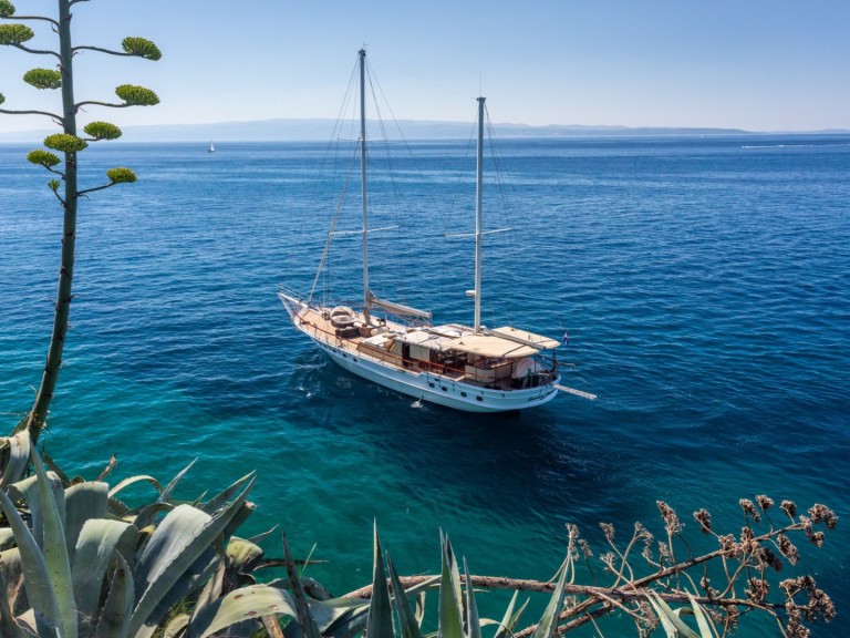 Sailboat rental in Kaštel Stari - Custom Made Summer Princess