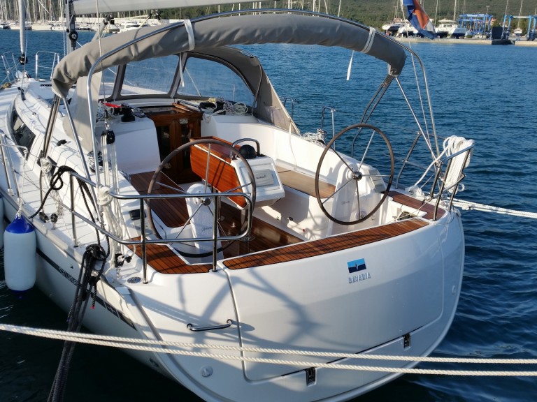 Boat rental Bavaria Cruiser 37 in D-Marin Dalmacija Marina on Samboat