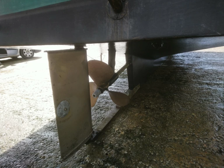 Bareboat Rental Motorboat Jeanneau with a boat licence