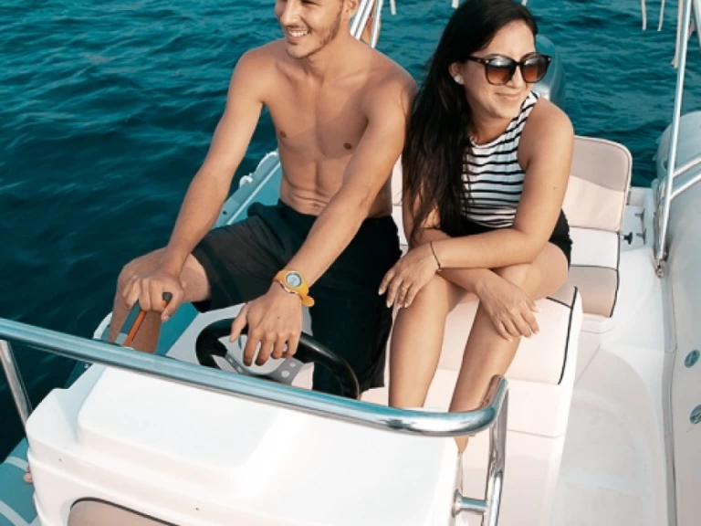 Lomac Lomac 600 IN in Roses on SamBoat