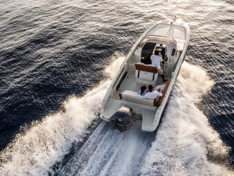 Invictus  Invictus 240 CX in Roses on SamBoat